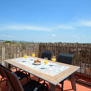 https://castelldefels-beachfun.top-hotels-tarragona.com